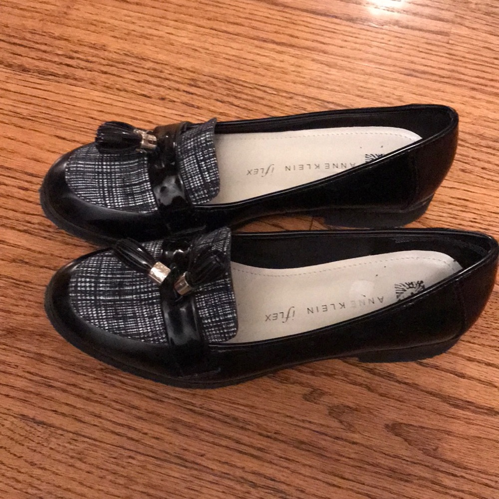 Anne Klein loafer slip on shoes